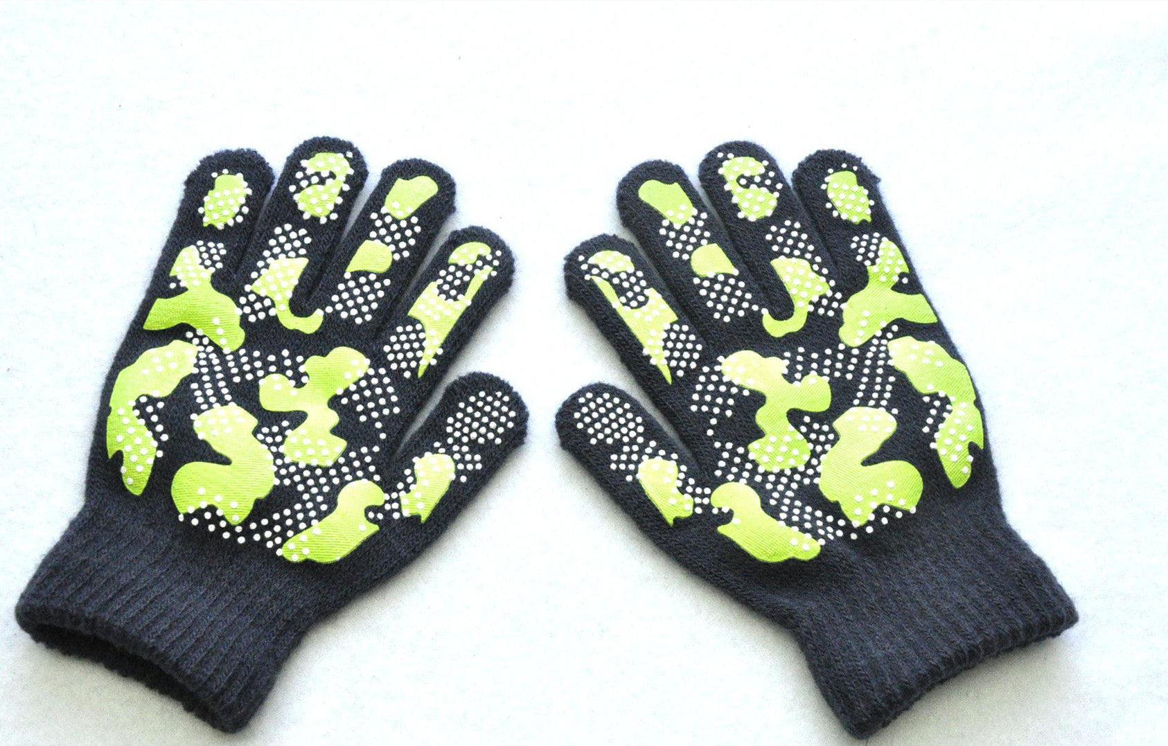 5-11 Years Old Children's Winter Warm Knitted Gloves For Primary School Students Outdoor Sports Non-slip Camouflage PVC Offset Gloves