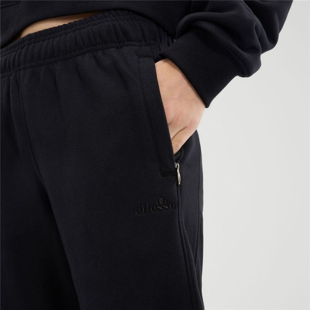 V2H5247DEB4F61FD88CE32CBA23748C2C2AR7638568P3