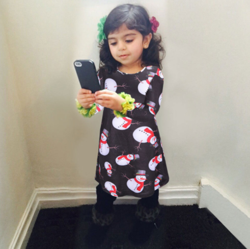 Modisches, lässiges, langärmliges Mädchenkleid mit Weihnachtsmann-Aufdruck