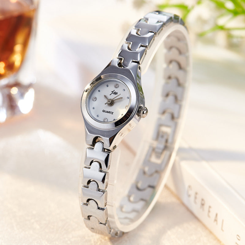 Modische Damen-Armbanduhr mit Stahlarmband, kleinem Zifferblatt und dünnem Armband