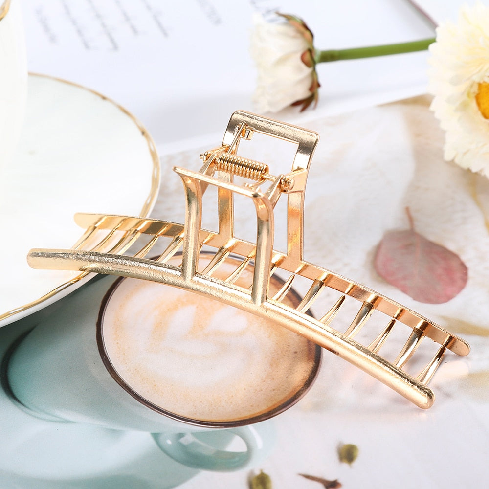 AWATYR 2021 New Hyperbole Big Pearls Acrylic Hair Claw Clips Big Size Makeup Hair Styling Barrettes for Women Hair Accessories