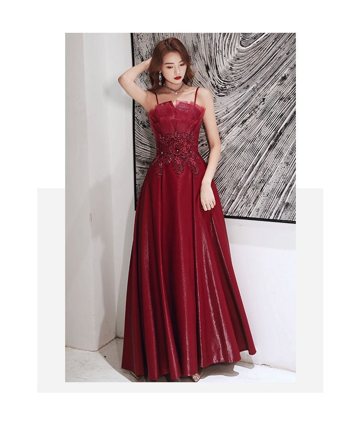 Verlobungsträger-Abendkleid, schlichte Atmosphäre, Weinrot